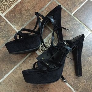 Forever 21 Brand new velvet platform strap heels